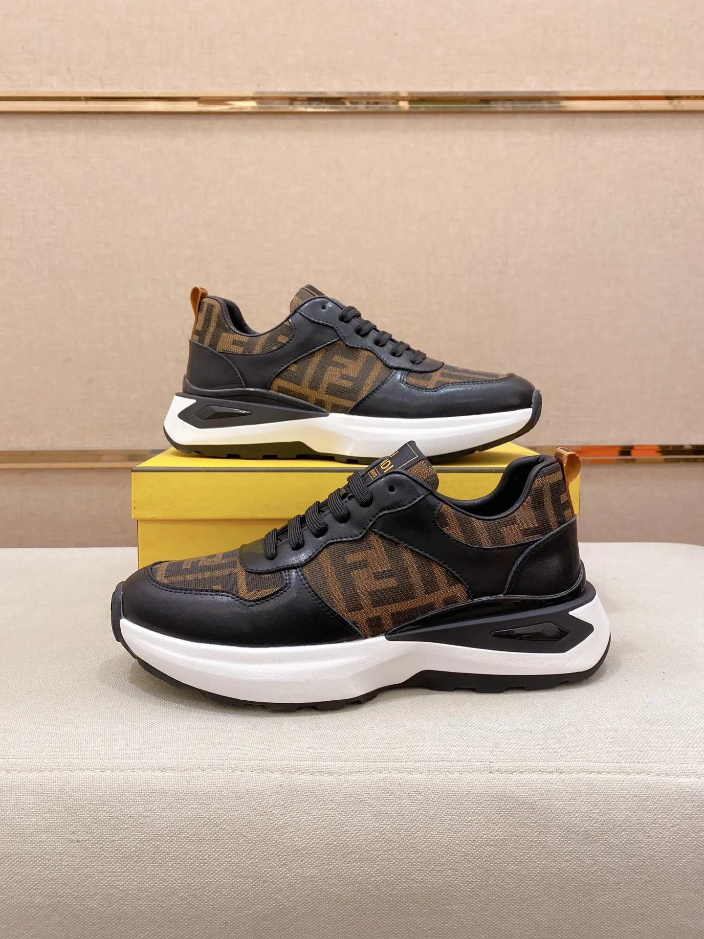 Men's shoes 💰 442💰 (FENDI) New style 👊🏻 upper 🇮🇹 imported cowhide fabric 🇩🇪 lining imported sheepskin lining. The original outsole is molded to reflect the identity of every man, and the upper foot is stable and elegant🚶🏻🚶🏻High-end customized original version📯No matter the wind or rain, the shoe last remains unchanged and can withstand the verification of time🔍️,🔵 Size: 38-44